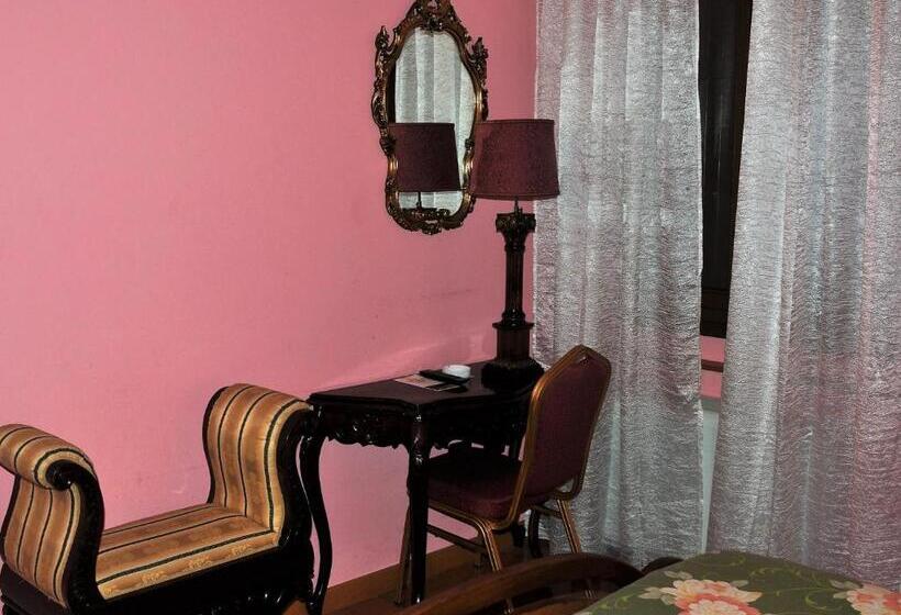 Отель Agriturismo La Prosciutta