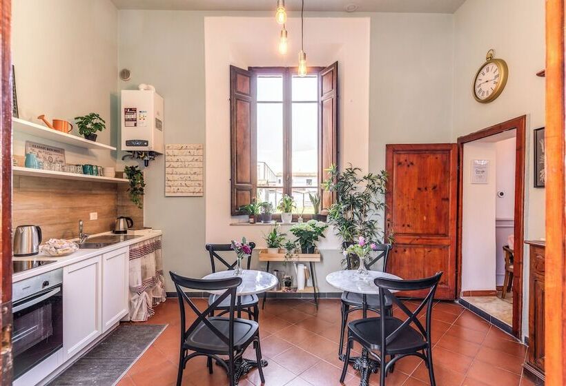 هتل Aweshome Villa Tower