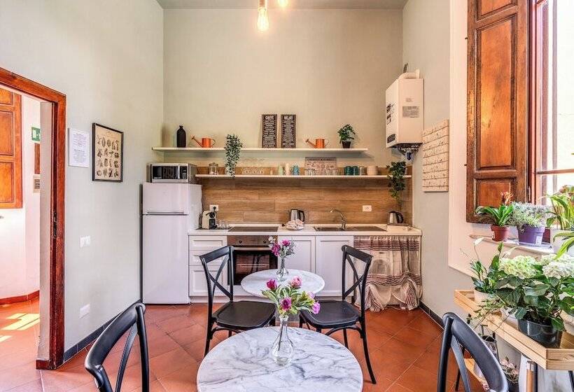 هتل Aweshome Villa Tower