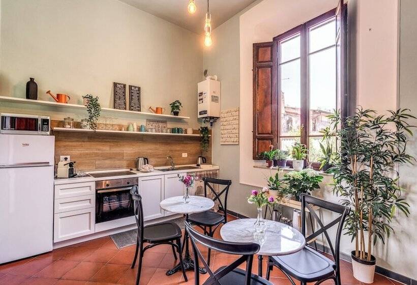 هتل Aweshome Villa Tower