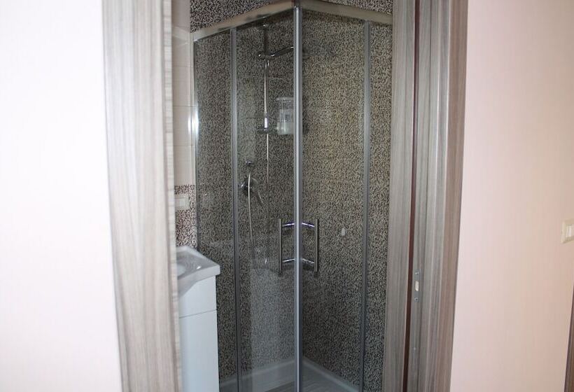 فندق B&b Around The World