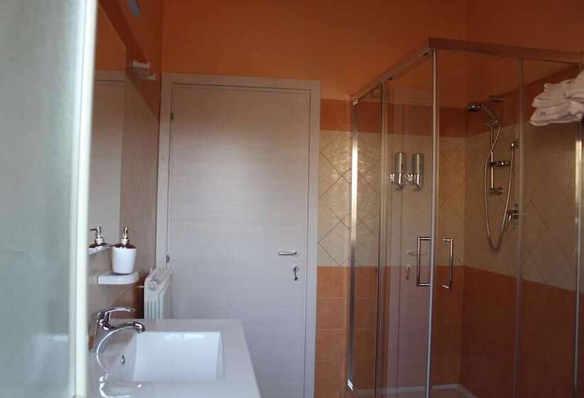 فندق B&b Around The World