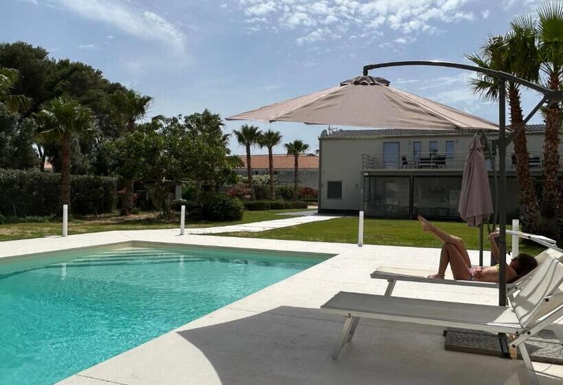 هتل B&b Brezza Delle Egadi