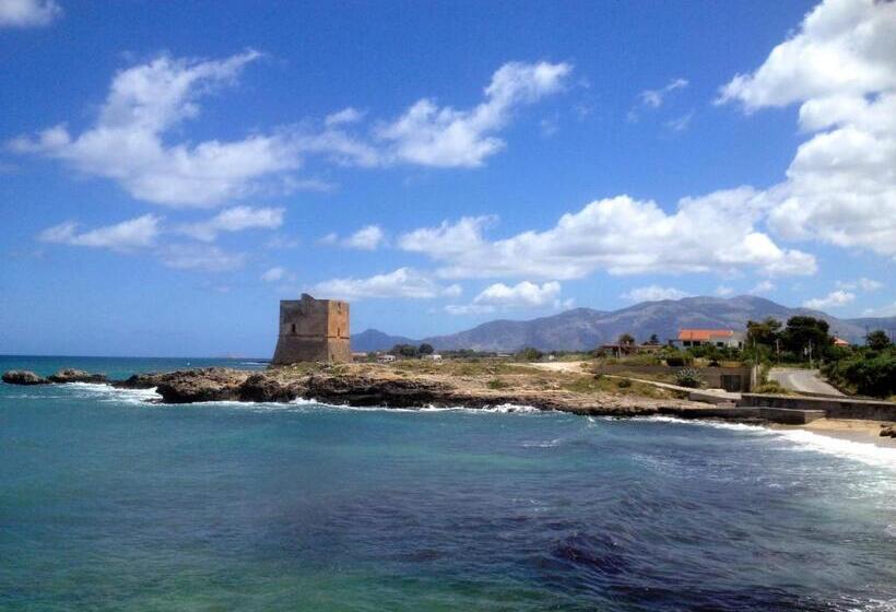 ホテル B&b Cinisi Mare E Monti