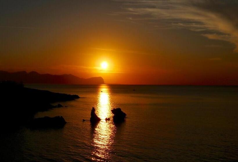 ホテル B&b Cinisi Mare E Monti