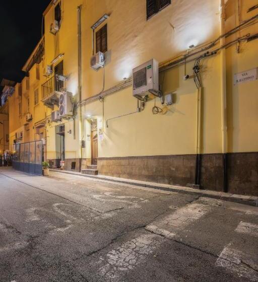 ホテル Voilà Rooms Guest House