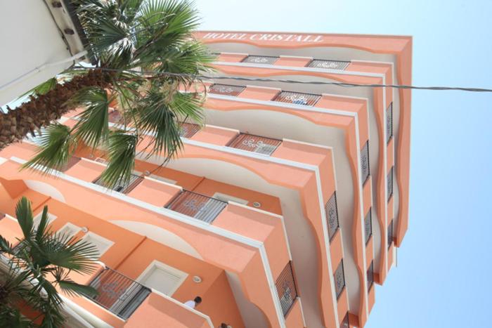 فندق Cristall