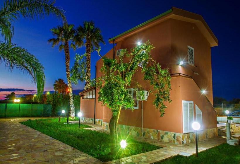 ホテル Gelso Bianco Apartments