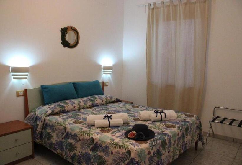 Отель Graceland Rooms And Suites