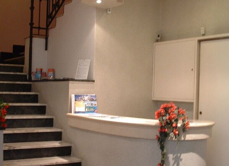 호텔 Holiday Residence