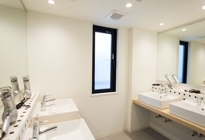 בית מלון כפרי Imano Tokyo Ginza Hostel