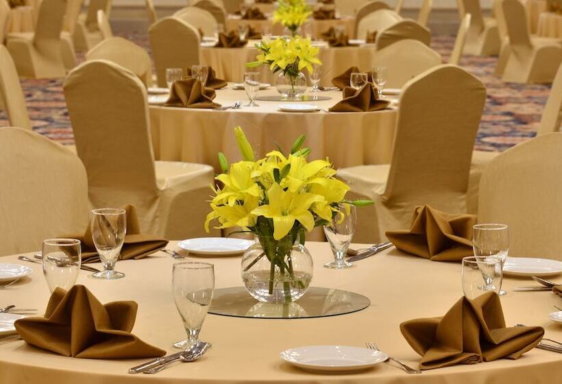 Отель Indana Palace Jaipur