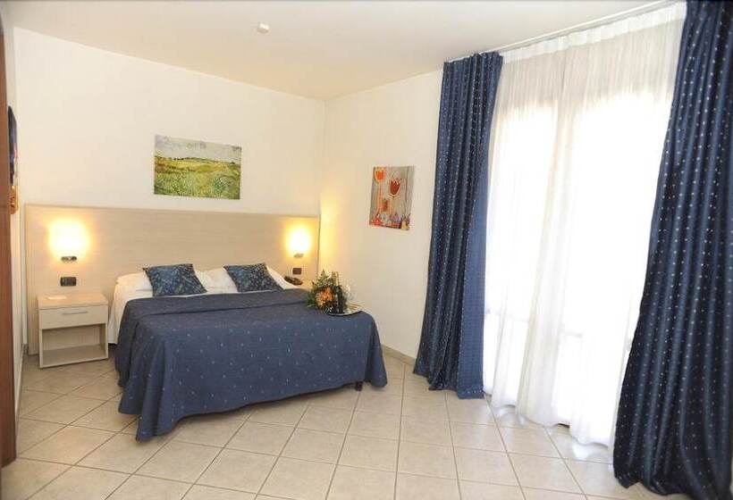 ホテル La Quercia