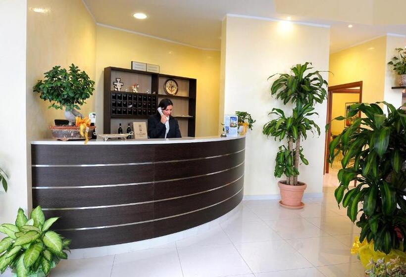 ホテル La Quercia