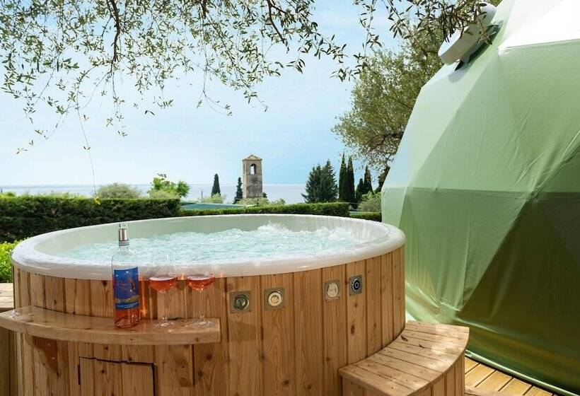 酒店 La Rocca Camping Village