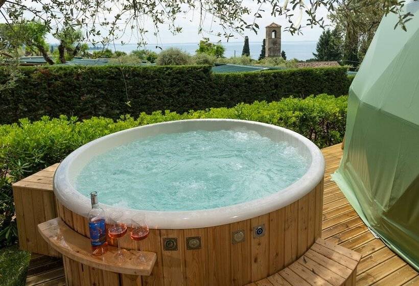 酒店 La Rocca Camping Village