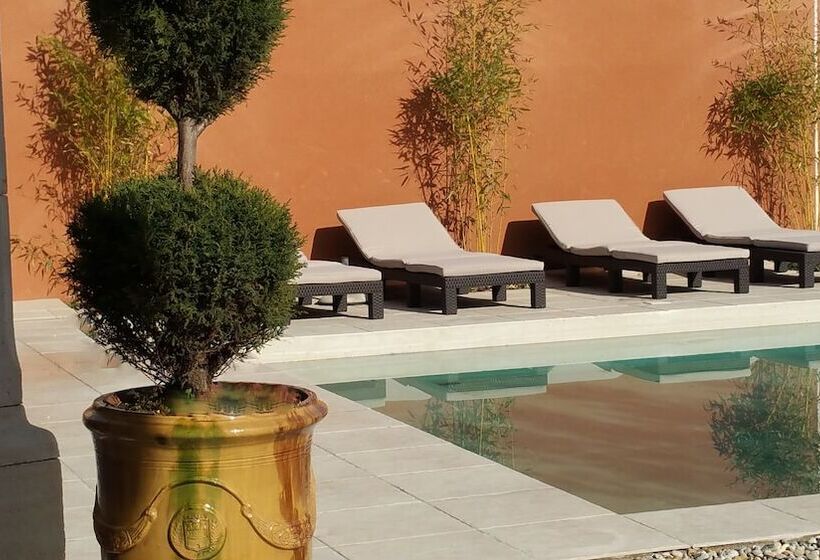 בית מלון כפרי Le Clos D'uzès