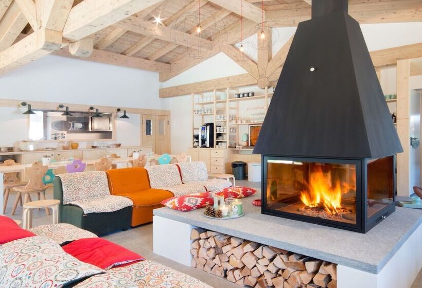 בית מלון כפרי Ostello Alpino