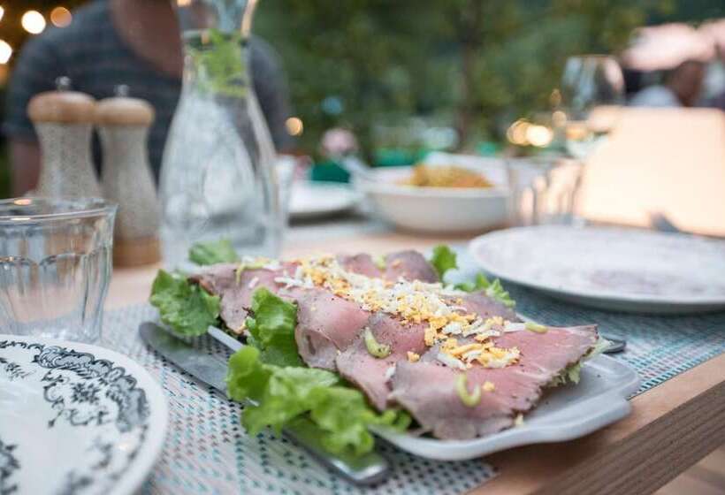 בית מלון כפרי Ostello Alpino