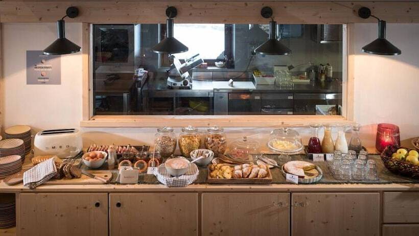 בית מלון כפרי Ostello Alpino