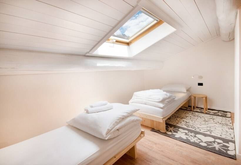 בית מלון כפרי Ostello Alpino