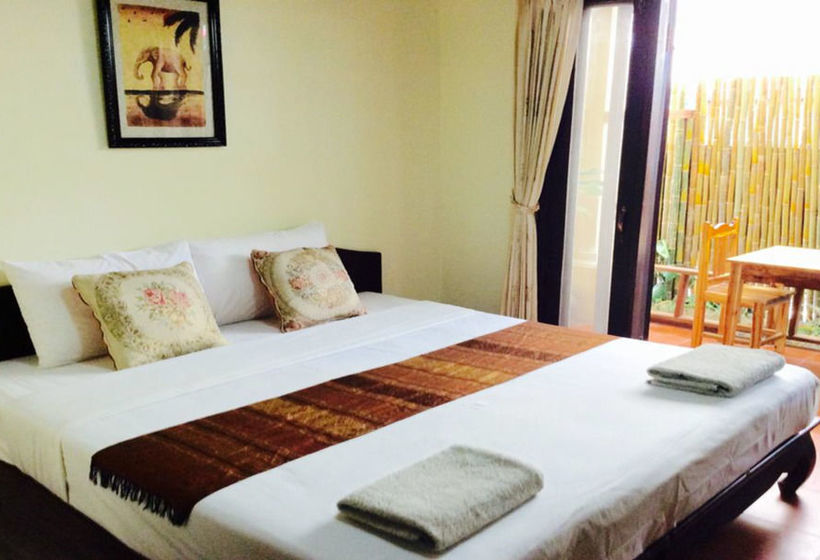 Отель Phasith Guesthouse