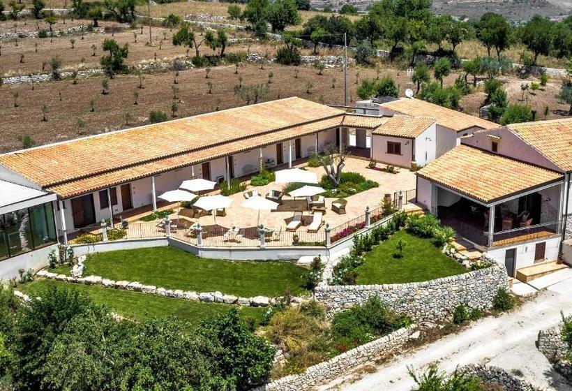 هتل Relais Villa Del Monte