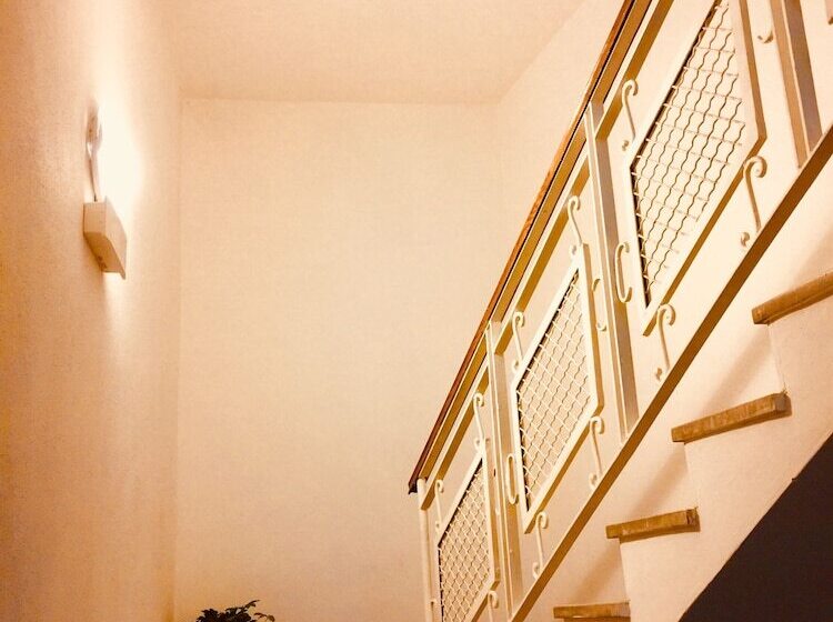 Отель Rho Gloria 2