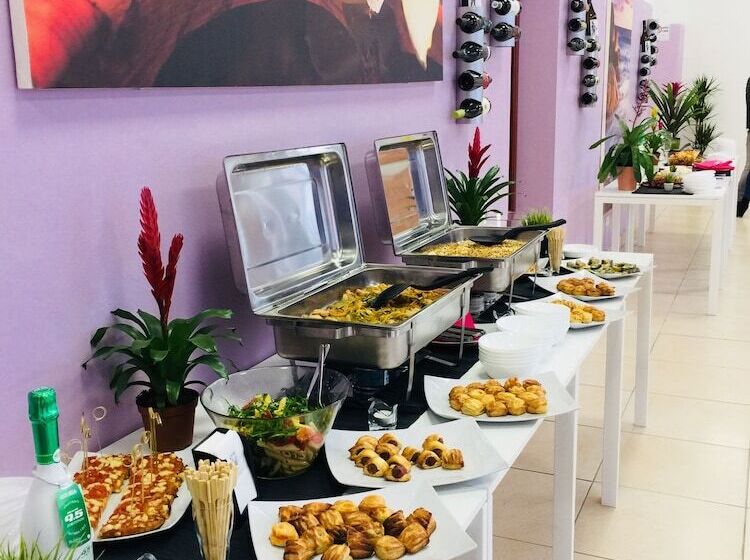 Отель Rho Gloria 2