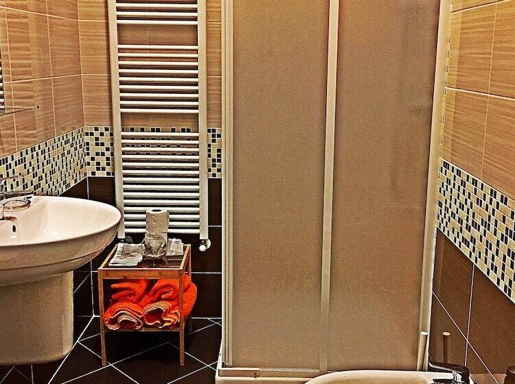 Отель Rho Gloria 2