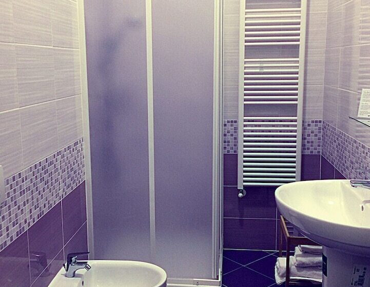 Отель Rho Gloria 2