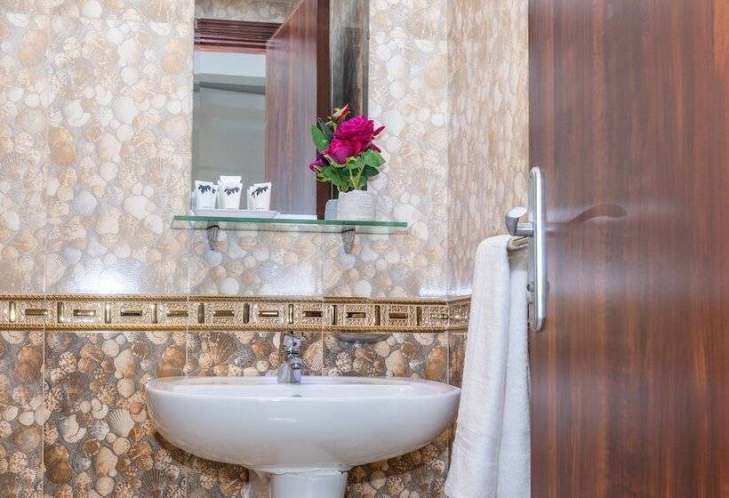 هتل Safari House Suite