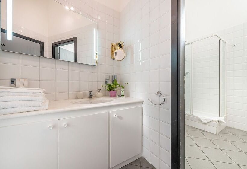 هتل Snob Luxury Suite