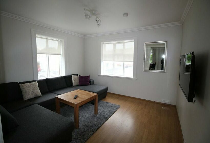 هتل Steinaskjól Guesthouse