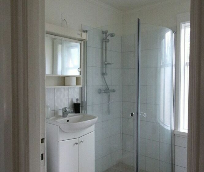 هتل Steinaskjól Guesthouse