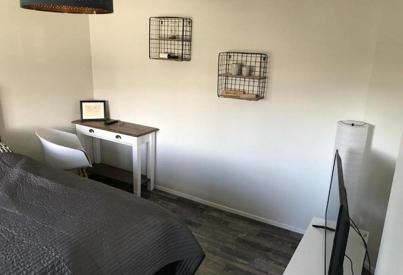 هتل Steinaskjol Apartments