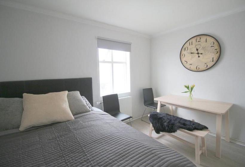 هتل Steinaskjol Apartments