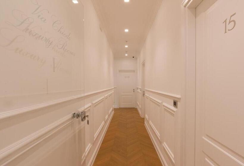 هتل Via Chiodo Luxury Rooms