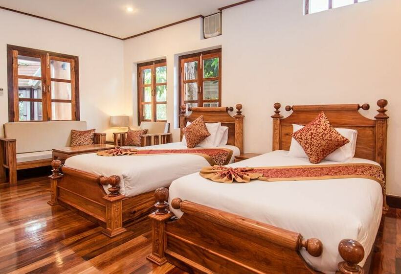 فندق Villa Angthong