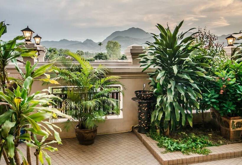 فندق Villa Angthong