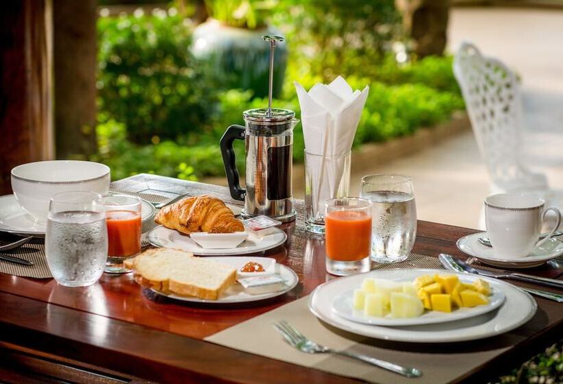 فندق Villa Angthong