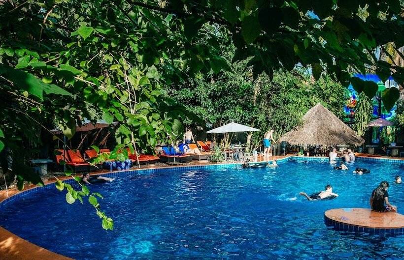 فندق Villa Angthong