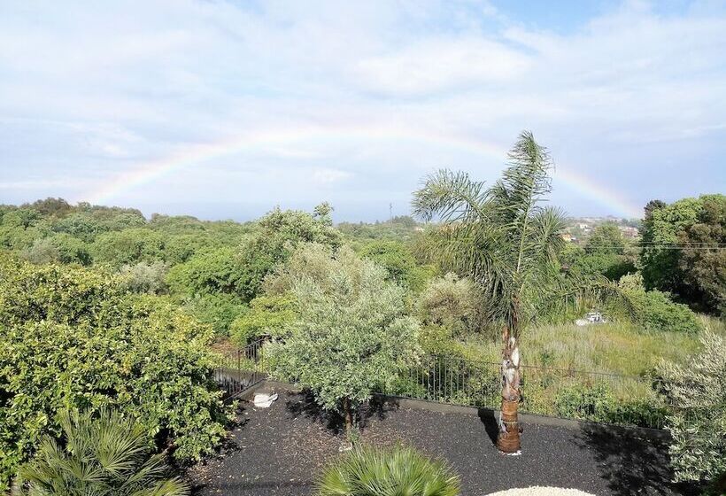 هتل Villa Feluchia Tra Il Mare E Il Vulcano