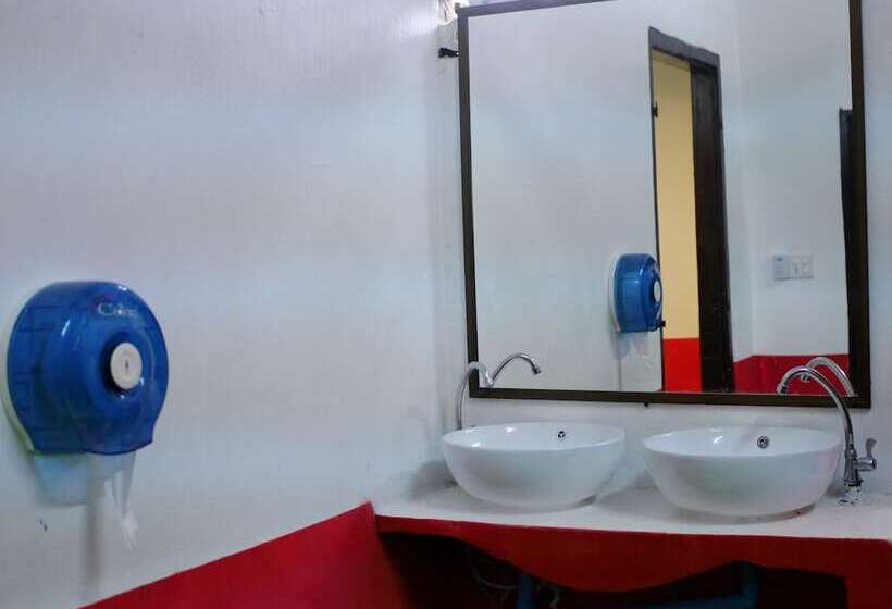 Отель Y Not Laos Hostel