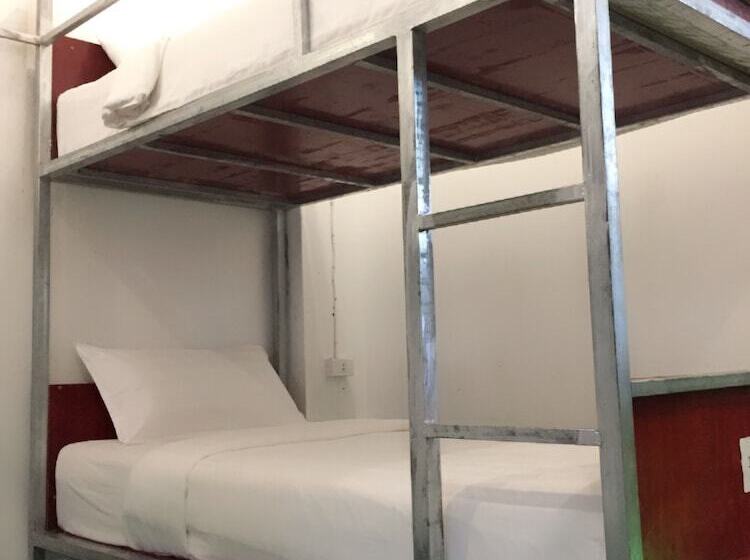 בית מלון כפרי Y Not Laos Hostel