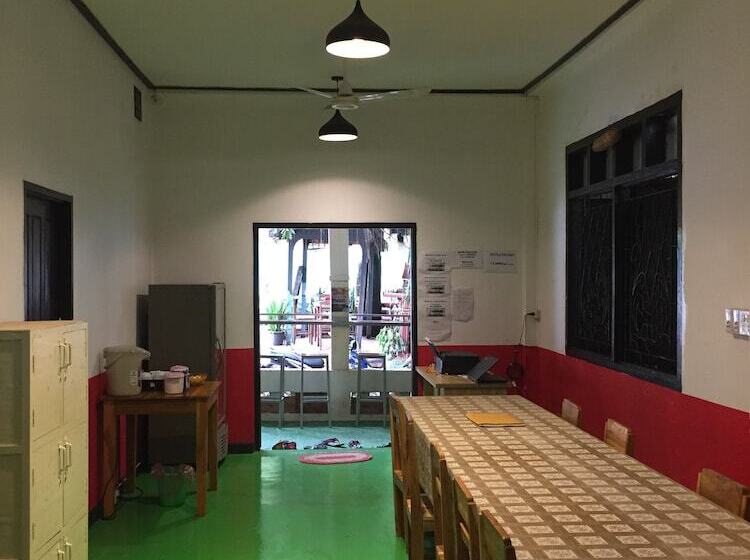 Отель Y Not Laos Hostel