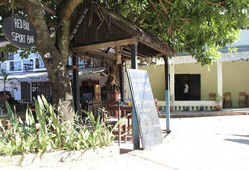 Отель Y Not Laos Hostel