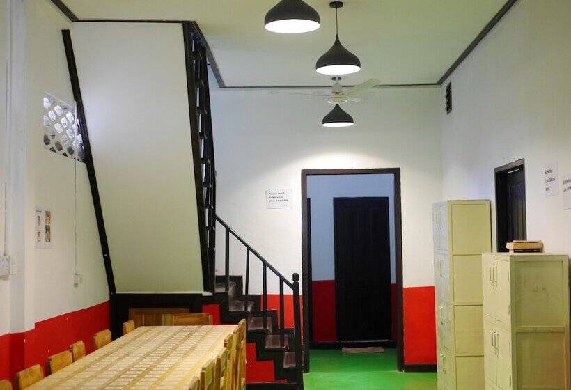 Отель Y Not Laos Hostel