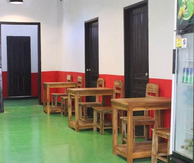 בית מלון כפרי Y Not Laos Hostel