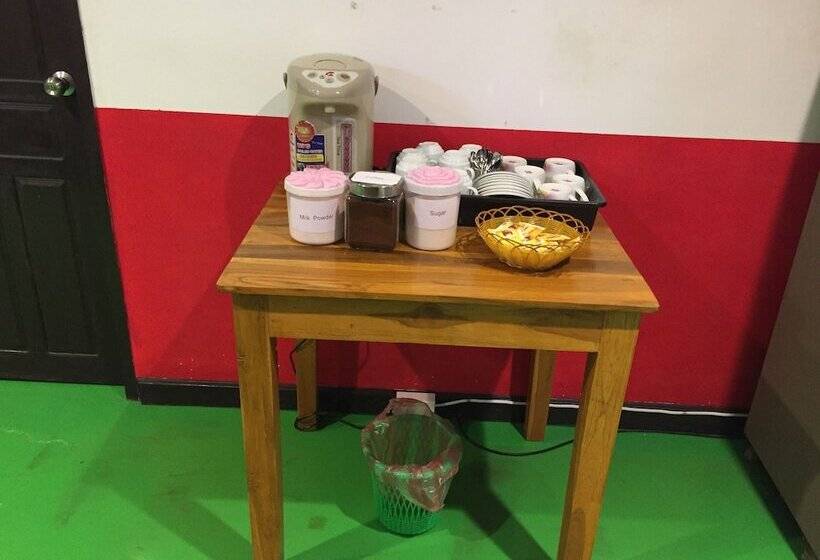 Отель Y Not Laos Hostel